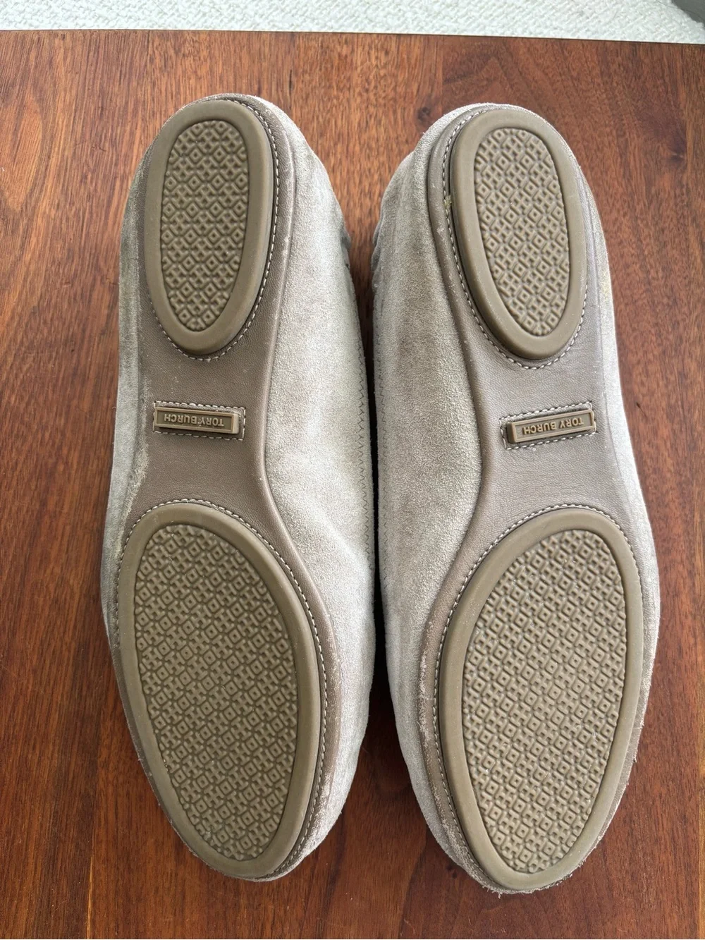 Tory Burch Minnie Suede Travel Ballet Flats in Rocky Pebble